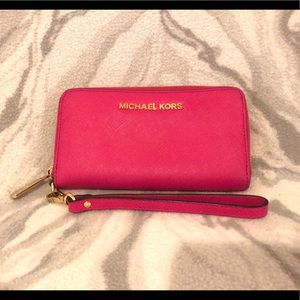 😍 Hot Pink Michael Kors Wallet/Wristlet 💖
